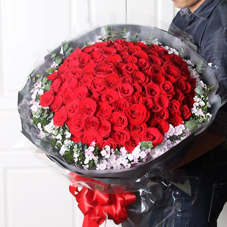 99朵红玫瑰花束
