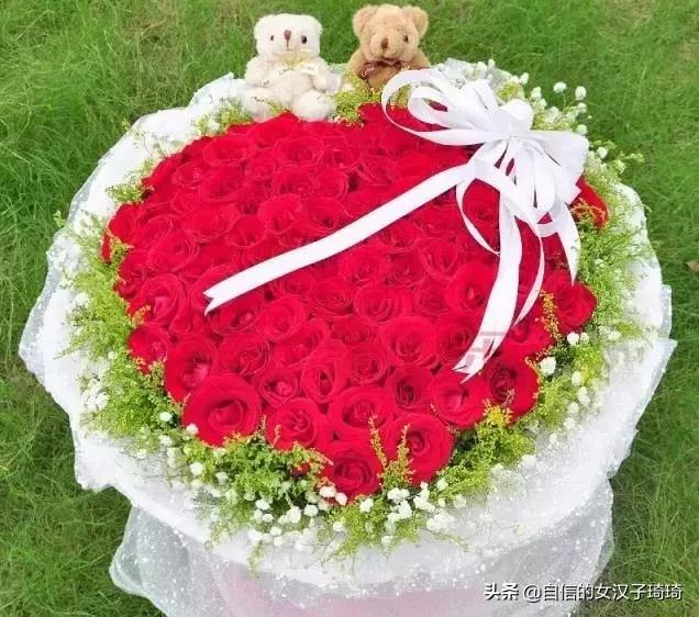 情人节送花七夕情人节，送你一束玫瑰花，愿你收获爱情，白头偕老，幸福健康